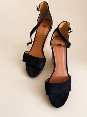 H&M Black Ankle-Strap Block Heel Sandals
